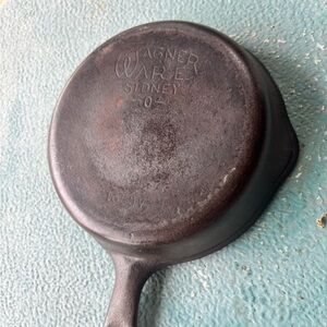 Cast iron Wagner ware #3 frying pan